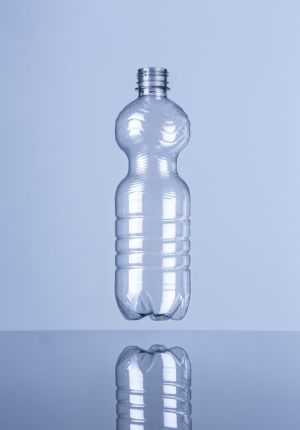 KHS has a bottles and shapes service and consultancy portfolio for the design and development of premium plastic bottles. Here is the recently developed "world's lightest" 0.5-litre PET bottle with a screw cap for highly carbonated beverages.
